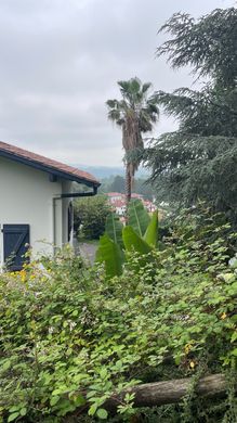 Villa in Cambo-les-Bains, Pyrénées-Atlantiques
