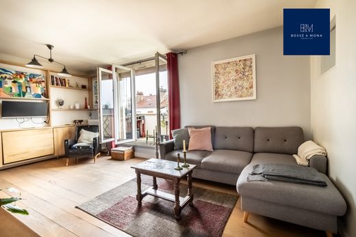 Apartment in Courbevoie, Hauts-de-Seine