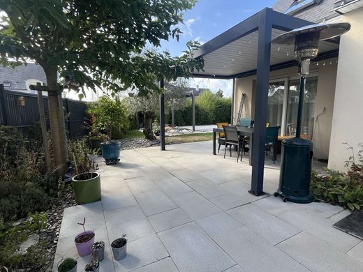 Luxus-Haus in Saint-Sylvain-d'Anjou, Maine-et-Loire