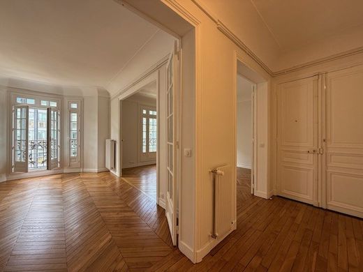 Apartment in Monceau, Courcelles, Ternes, Paris