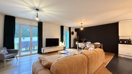 Luxury home in Prévessin-Moëns, Ain