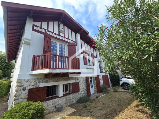 Luxury home in Mérignac, Gironde