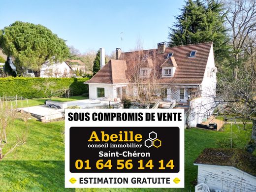 Luxury home in Saint-Chéron, Essonne
