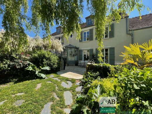 Villeneuve-le-Comte, Seine-et-Marneの高級住宅