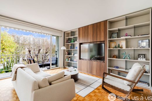 아파트 / 뇌이쉬르센, Hauts-de-Seine