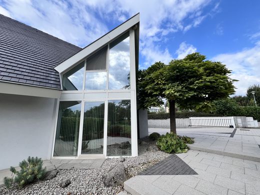 Luxe woning in Hégenheim, Haut-Rhin