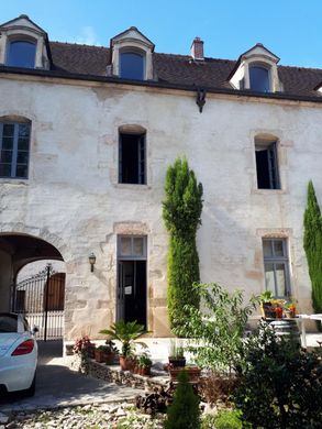 Luxury home in Vougeot, Cote d'Or
