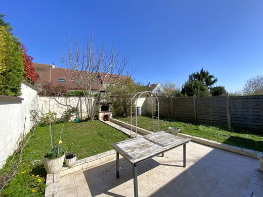 Luxus-Haus in Ormesson-sur-Marne, Val-de-Marne