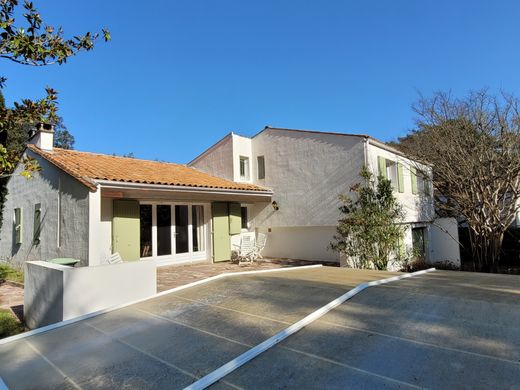 Villa in La Palmyre, Charente-Maritime