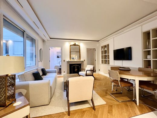 Apartment in Champs-Elysées, Madeleine, Triangle d’or, Paris