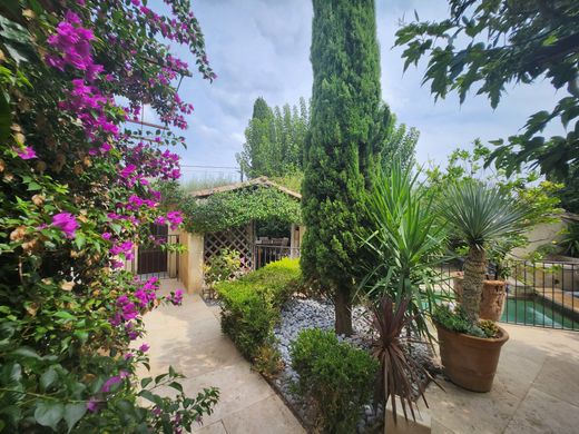 Элитный дом, Uzès, Gard