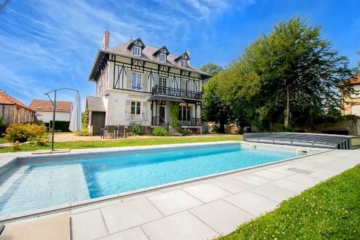 Luxury home in Crouy-sur-Ourcq, Seine-et-Marne