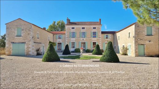 Maison de luxe à Marans, Charente-Maritime