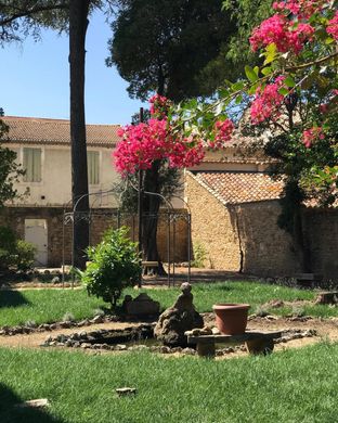 Luxury home in Remoulins, Gard