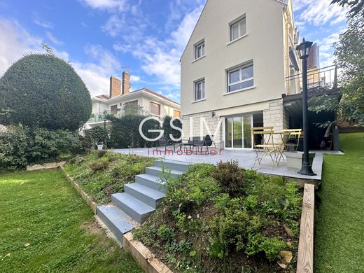 Luxury home in Marnes-la-Coquette, Hauts-de-Seine