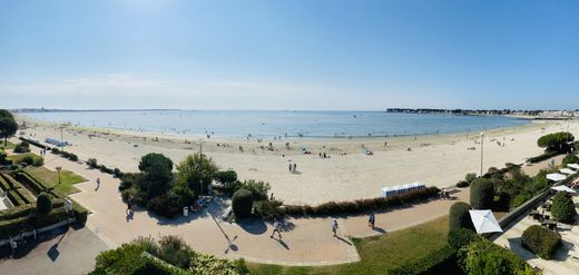 La Baule-Escoublac, Loire-Atlantiqueのアパートメント