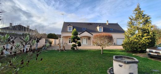 Luxury home in Charmoy, Yonne