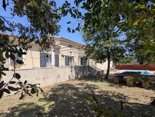 Luxury home in Saint-Saturnin-lès-Apt, Vaucluse