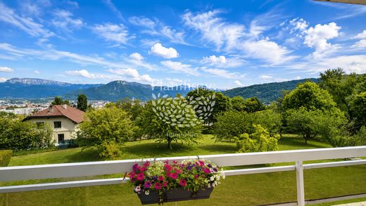 Apartment in Cran-Gevrier, Haute-Savoie
