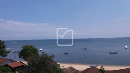 Land in Le Canon, Gironde