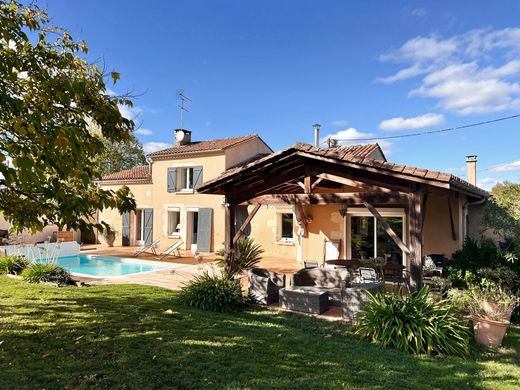 Lüks ev Cadillac, Gironde