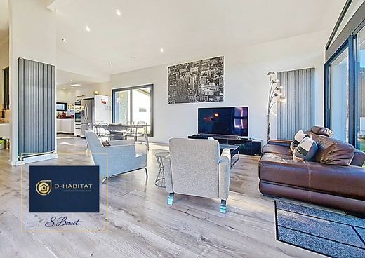 Luxury home in Brié-et-Angonnes, Isère