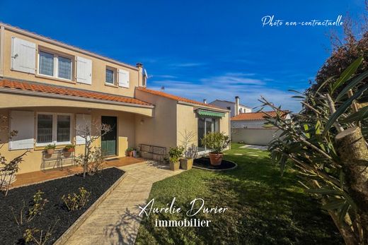 Luxury home in Lagord, Charente-Maritime