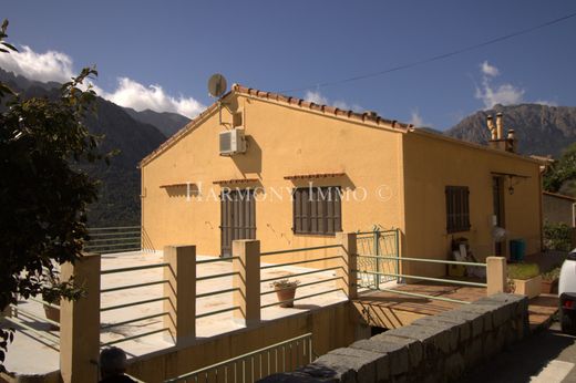 Maison de luxe à Ota, Corse-du-Sud