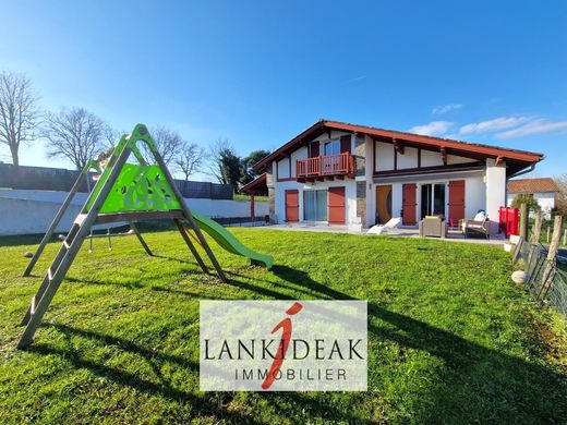 Casa de lujo en Uztaritze, Pirineos Atlánticos