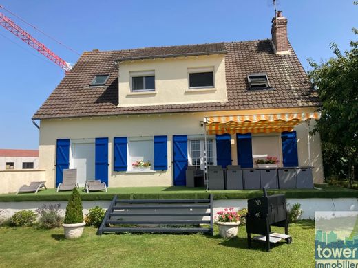 Casa de luxo - Jouy-le-Châtel, Seine-et-Marne