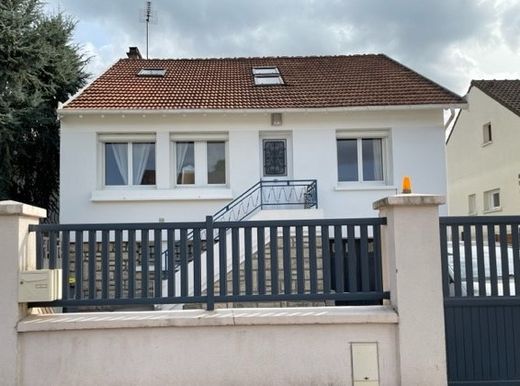 Luxury home in Yerres, Essonne