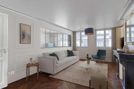 Apartment / Etagenwohnung in Chatelet les Halles, Louvre-Tuileries, Palais Royal, Paris