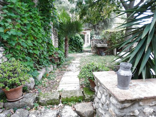 Вилла, Viviers, Ardèche