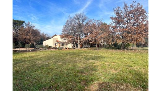 Villa a Trets, Bocche del Rodano