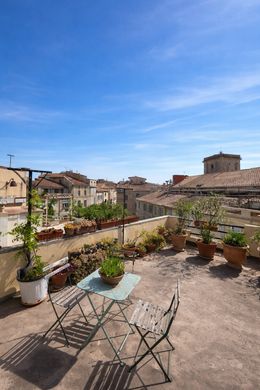 Luxury home in Arles, Bouches-du-Rhône
