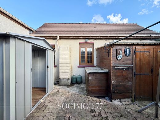 Casa de lujo en Lagny-sur-Marne, Sena y Marne