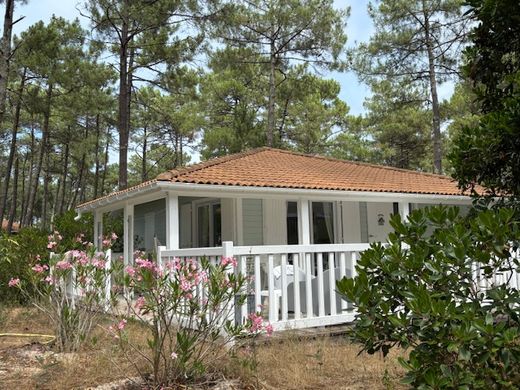 Luxus-Haus in Le Porge, Gironde