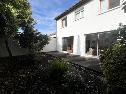 منزل ﻓﻲ Bruges, Gironde