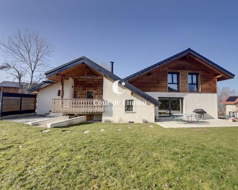 Maison de luxe à Saint-Jean-de-Tholome, Haute-Savoie