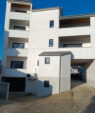 Casa di lusso a Lanester, Morbihan