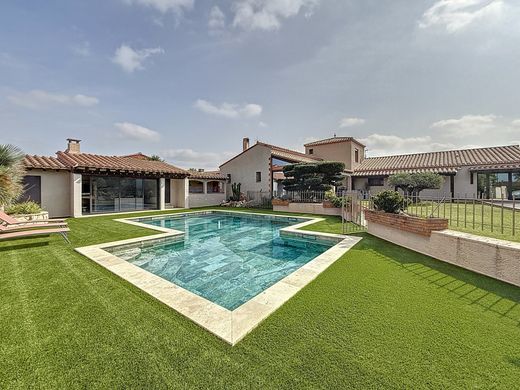 Luxury home in Elna, Pyrénées-Orientales