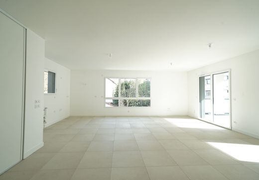 Apartment / Etagenwohnung in Grenoble, Isère