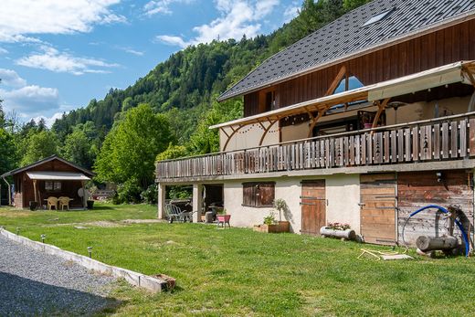 Casa di lusso a Dingy-Saint-Clair, Alta Savoia