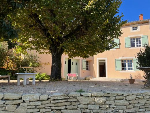 Luxury home in Saint-Saturnin-lès-Apt, Vaucluse