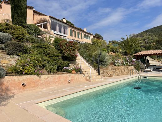 Villa a La Londe-les-Maures, Var