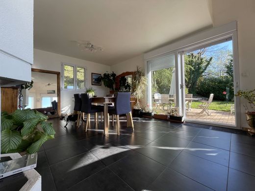 Maison de luxe à Venon, Isère