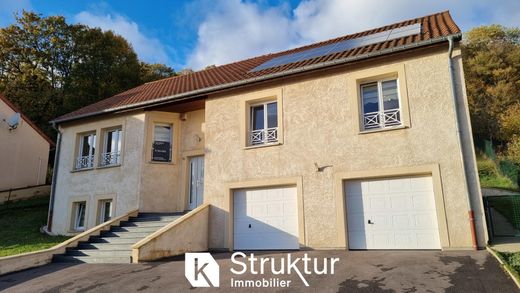Luxe woning in Fameck, Moselle