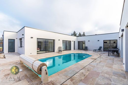 Luxury home in Dreux, Eure-et-Loir