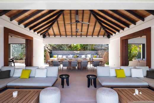 Villa in Colombier