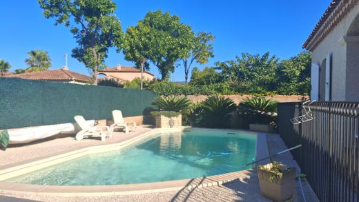 Luxus-Haus in Saint-Cyr-sur-Mer, Var